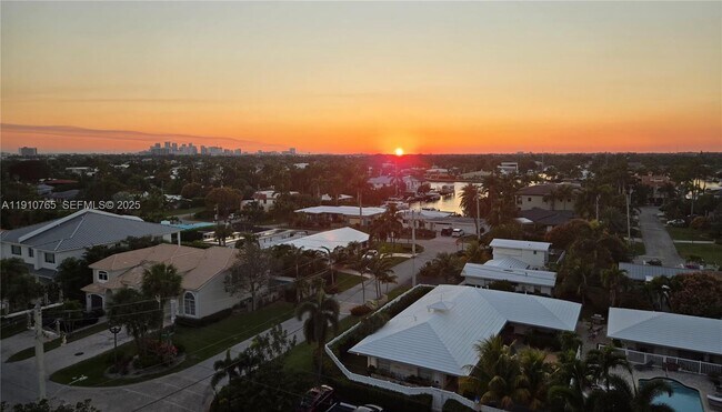 Building Photo - 2300 NE 33rd Ave