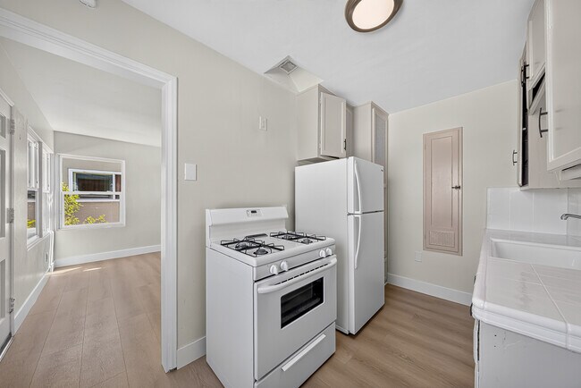 Building Photo - 3630 Highland Ave