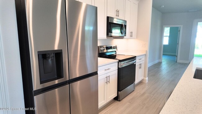 Building Photo - 414 Grove Ln