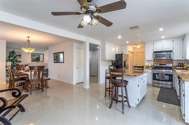 kitchen and dinner area - 10352 Las Lunitas Ave