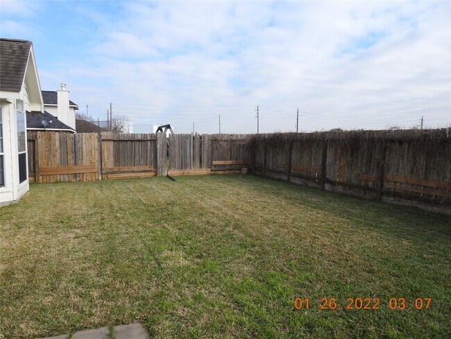 Building Photo - 24227 Silversmith Ln