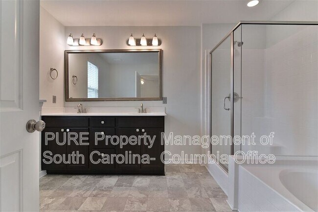 Building Photo - 109 Weeping Oak Ln