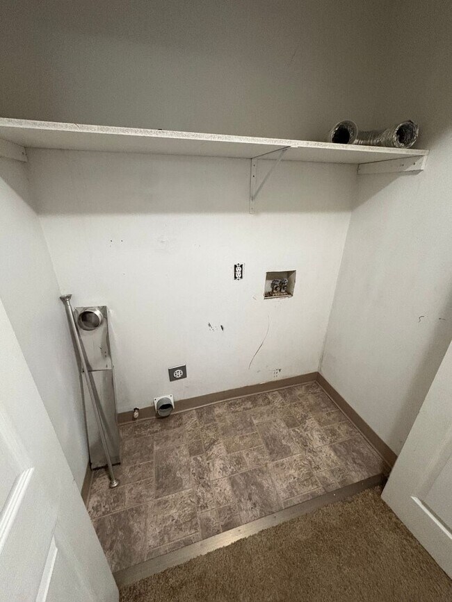Building Photo - 1037sw17
