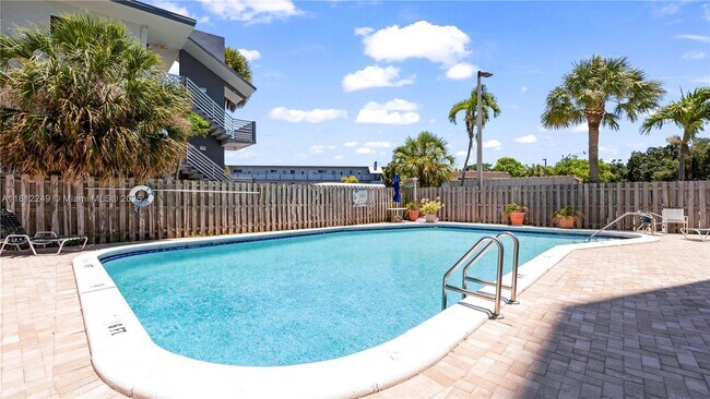 Building Photo - 13155 Ixora Ct