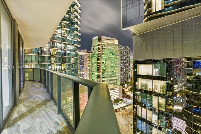 Building Photo - 801 S Miami Ave