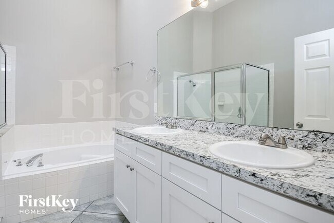 Building Photo - 13521 Fordwell Dr