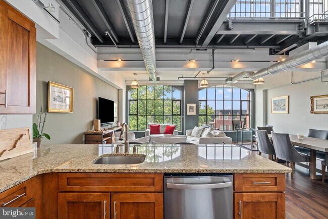 Building Photo - 1600 Clarendon Blvd