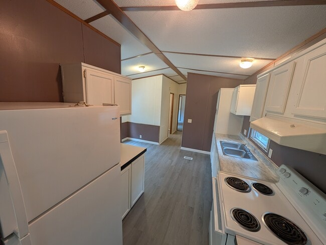 Building Photo - 51 Ransdell Ln