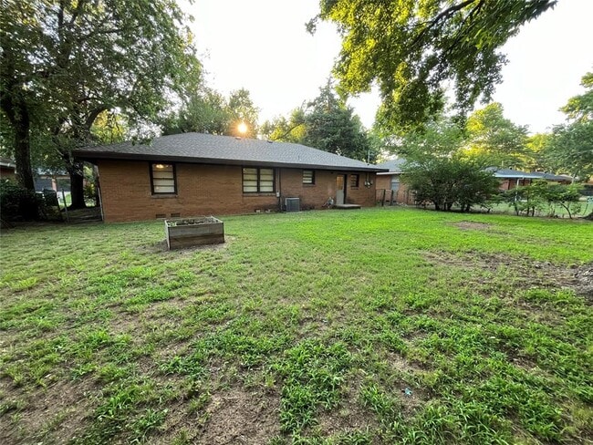 Building Photo - 1603 Franklin Dr