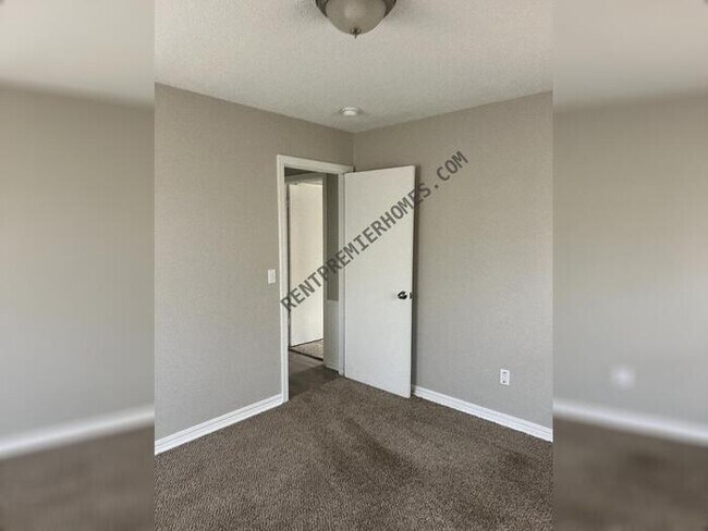 Building Photo - 9412 Northland Rd