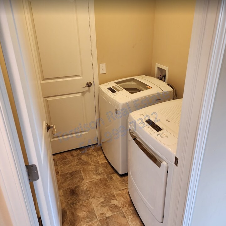 Building Photo - 5828 Trail Creek Dr