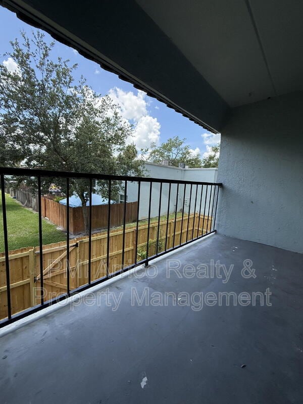 Building Photo - 2812 Somerset Park Dr