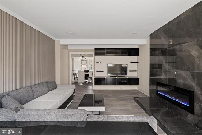 Building Photo - 415 City Ave