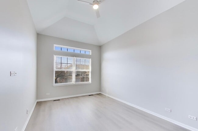 Building Photo - 2073 Cambria Ct