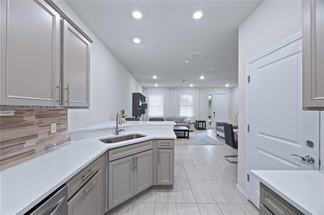 Building Photo - 5180 Eucalyptus Dr