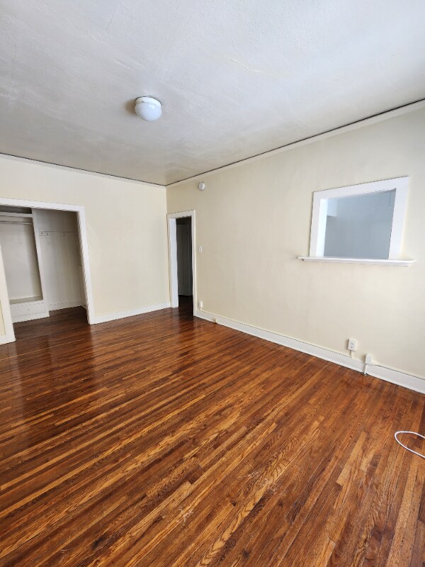 Building Photo - 1825 Ivar Ave