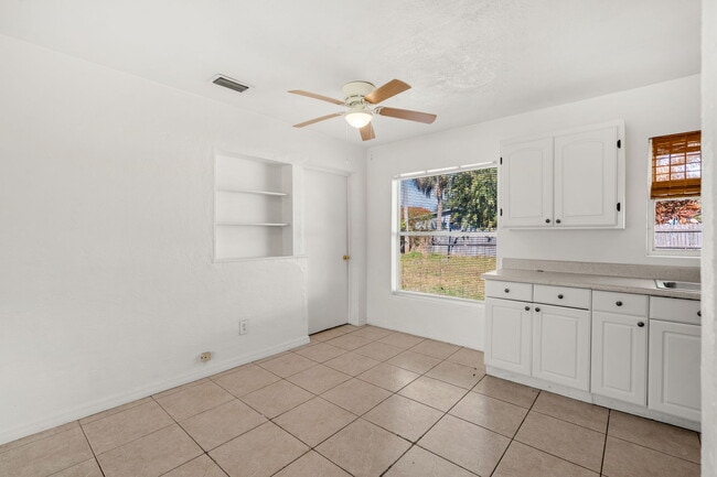 Building Photo - 480 Falmouth Ave