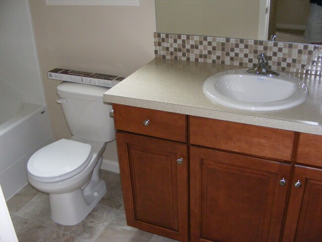 Building Photo - 4 bedroom plus a den in Puyallup