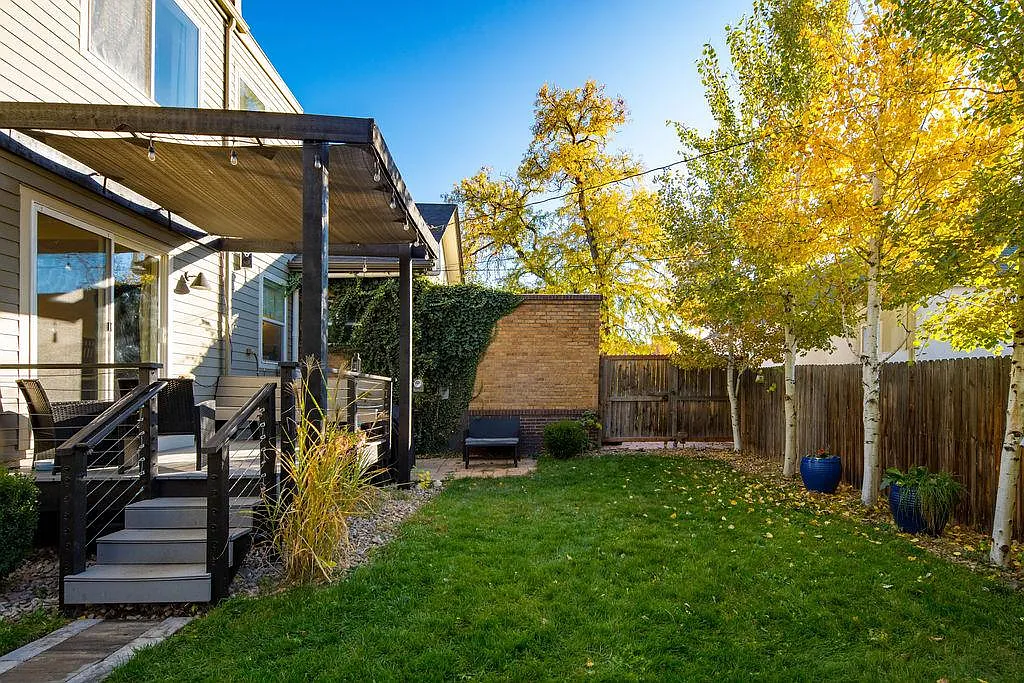 Private Backyard - 4407 Utica St