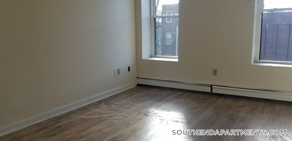 Building Photo - 92 Hammond St