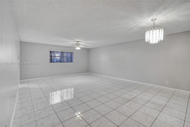Building Photo - 4821 NW 22nd Ct
