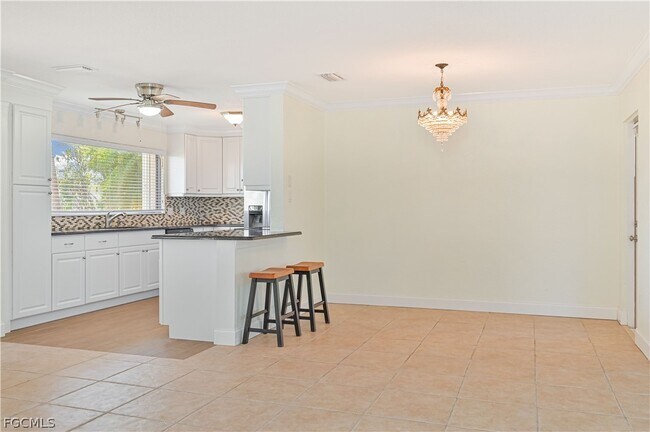 Building Photo - 711 Monterey Ave