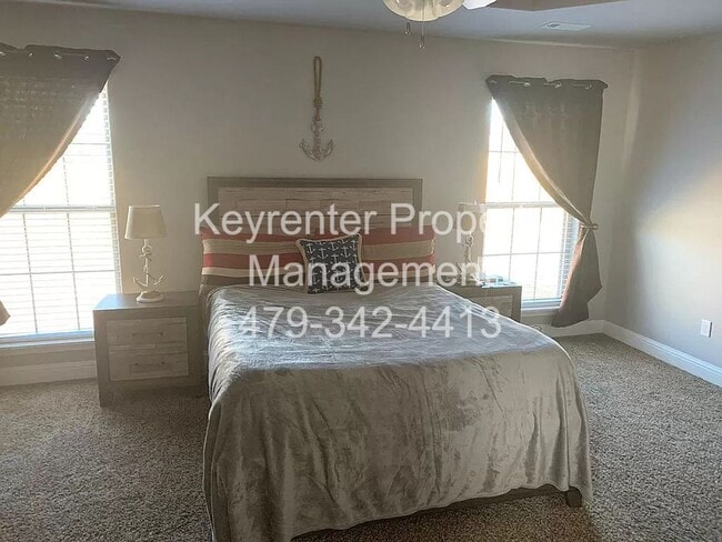 Building Photo - Beautiful Orchard Park Home!