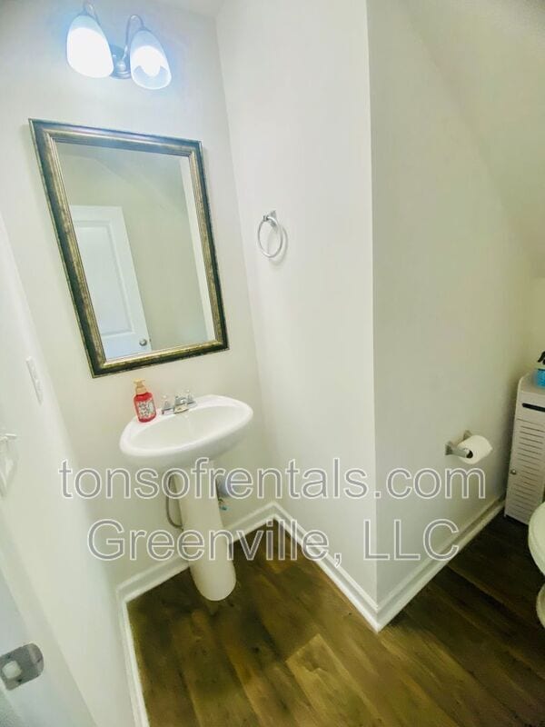 Building Photo - 255 Millen Dr