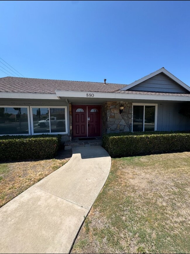 Building Photo - Spacious 4-Bedroom Home in the Heart of Or...