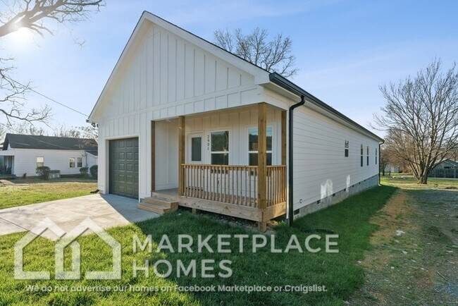 Building Photo - 2901 Dodson Ave