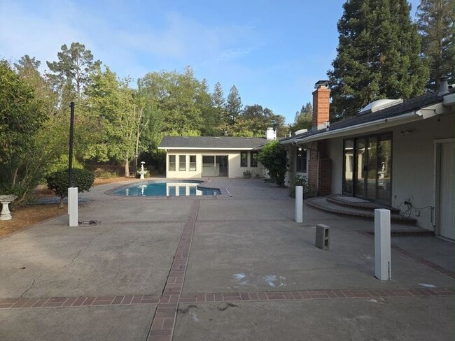 Building Photo - Single Level Alamo Rental near Roundhill G...