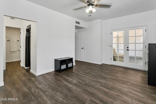 Building Photo - 1610 N Stapley Dr