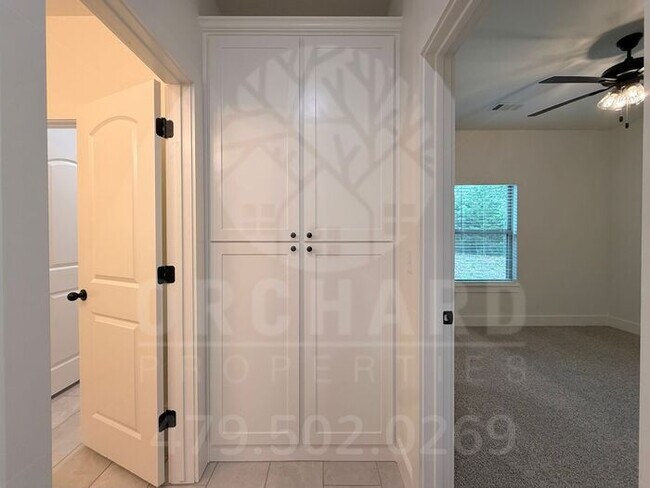 Building Photo - Bella Vista Single-Family Home- 2 Bed/ 2 Bath with Hobby Room- Beautiful Chase Plan