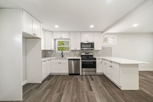 Building Photo - 16752 Artesian Ave