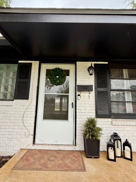 Building Photo - 2801 61st Street