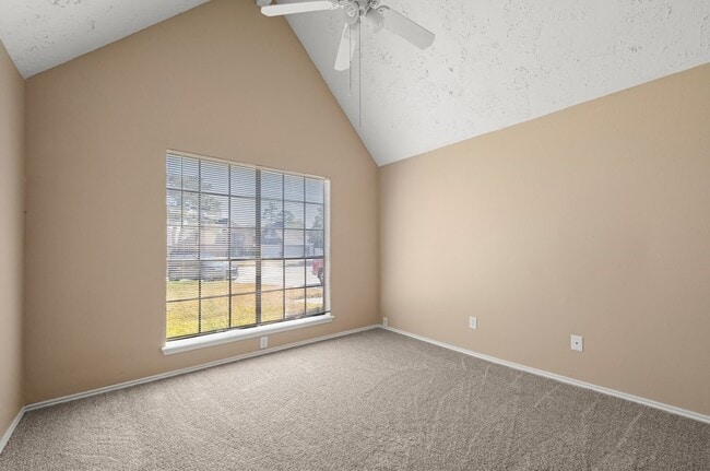 Building Photo - 6903 Foxcroft Ln