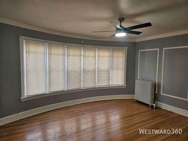 Building Photo - Newly rehabbed three bed/one bath unit ava...