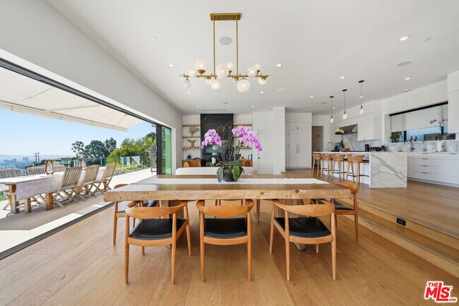 Building Photo - 8242 Hillside Ave