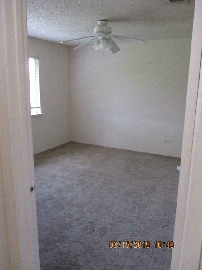 Building Photo - 6333 Northway Dr