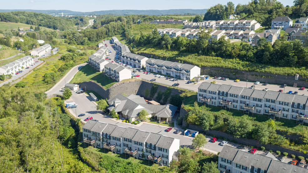 Building Photo - Canvas Townhomes Morgantown