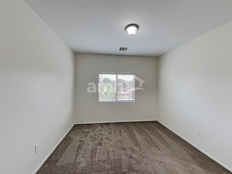 Building Photo - 91 N Mail Station Ln