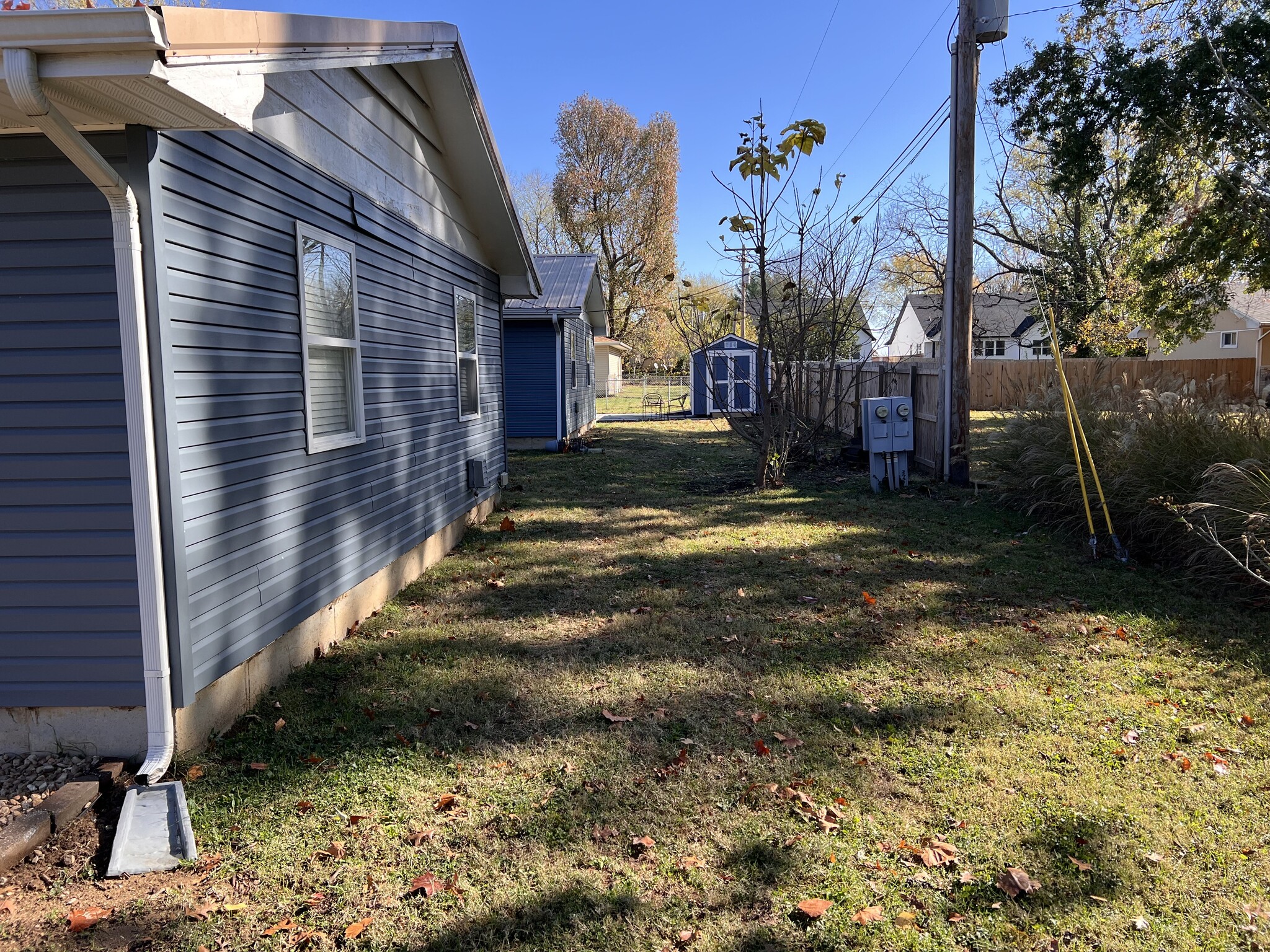 Building Photo - 115 Rader St