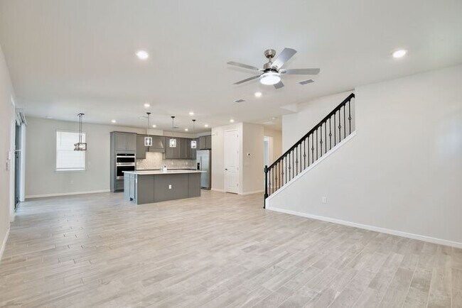 Building Photo - Modern 5/3 Water-View Home in Weslyn Park ...