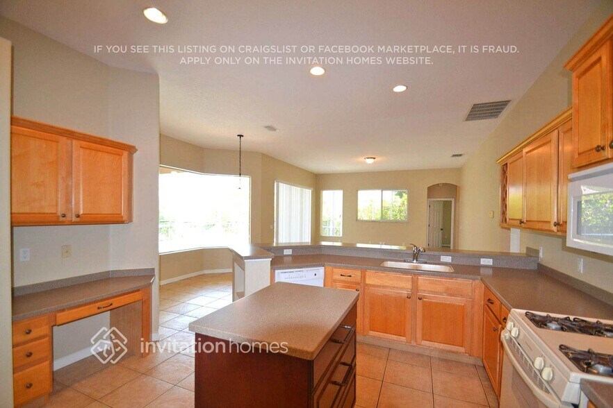 Building Photo - 11906 Summer Meadow Dr