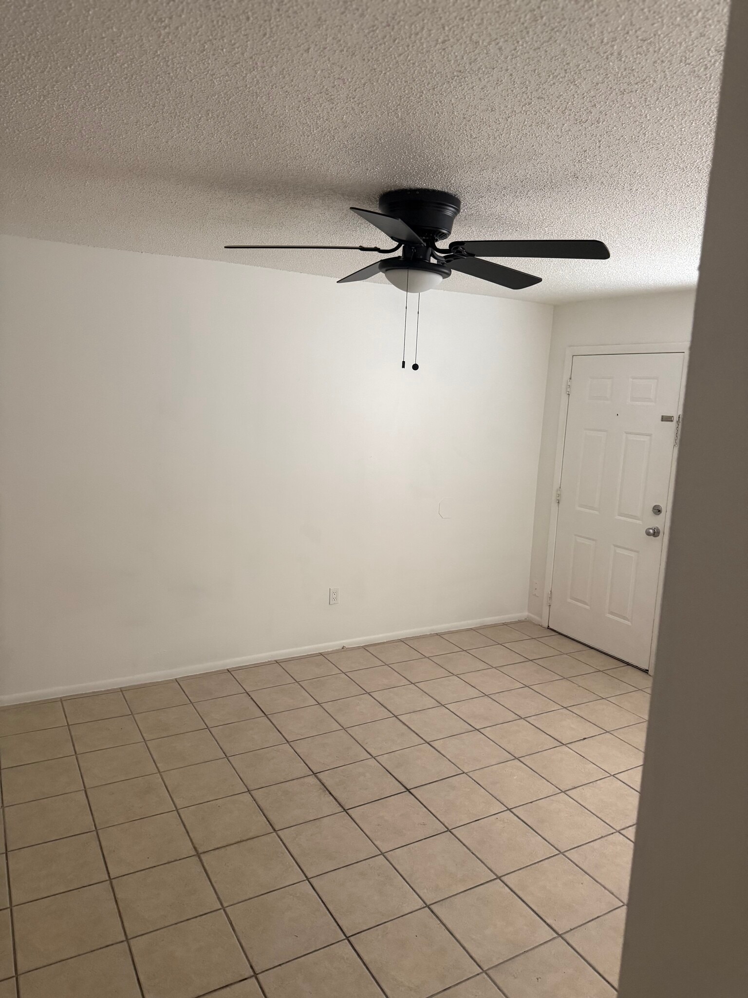 Building Photo - 909 E Humphrey St