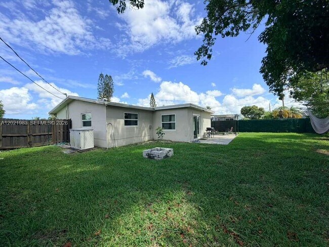 Building Photo - 2631 NW 94th Ave