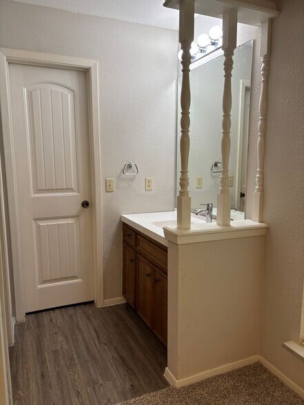 Building Photo - 10616 Mellow Meadow Dr