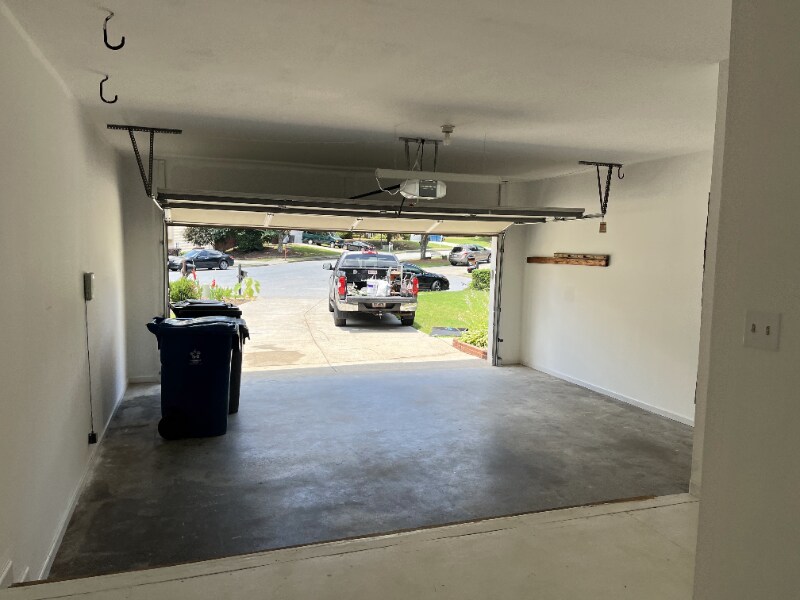 Building Photo - 2582 Oak Bluff Dr