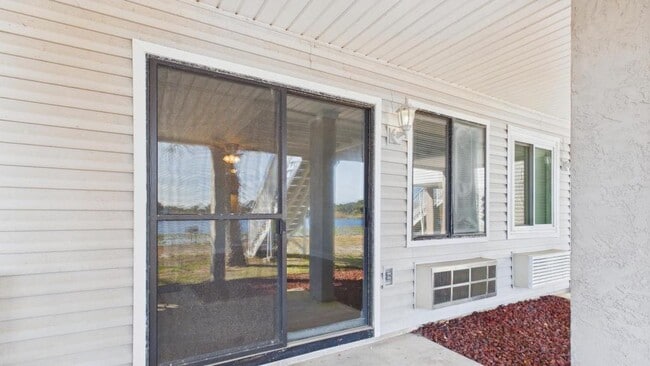 Building Photo - 301 Lullwater Dr