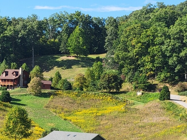 Building Photo - 507 Utah Mountain Rd